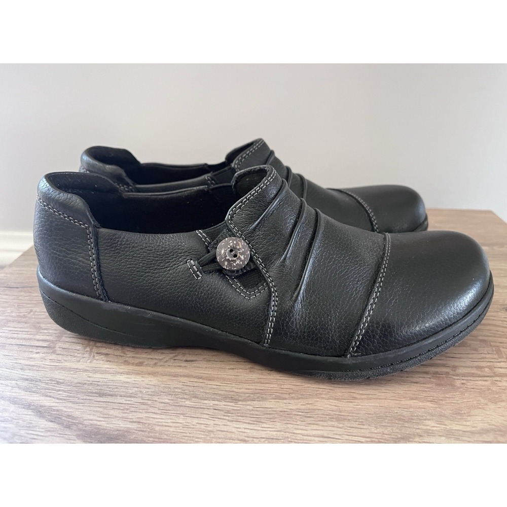 Clarks Black Leather Button Loop Loafers Women's 7.5 Comfort Shoes W1